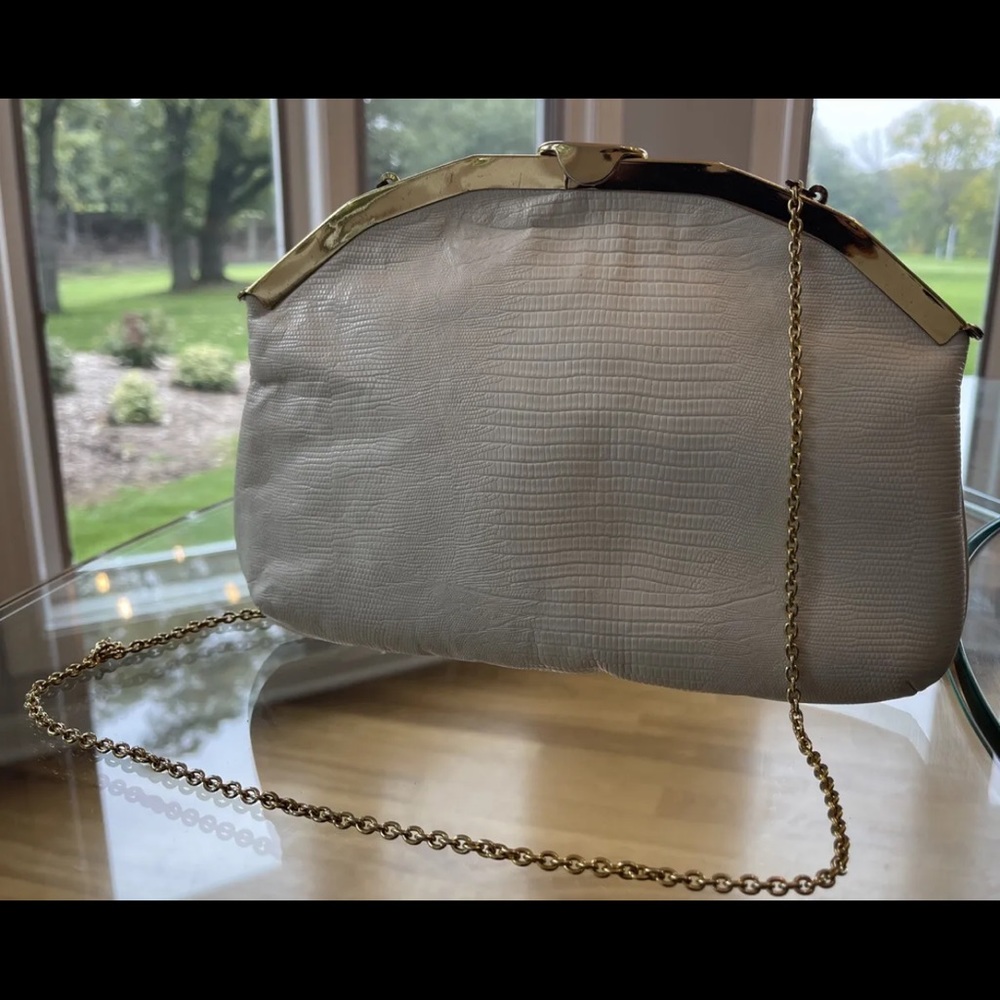 VINTAGE WHITE LEATHER PURSE